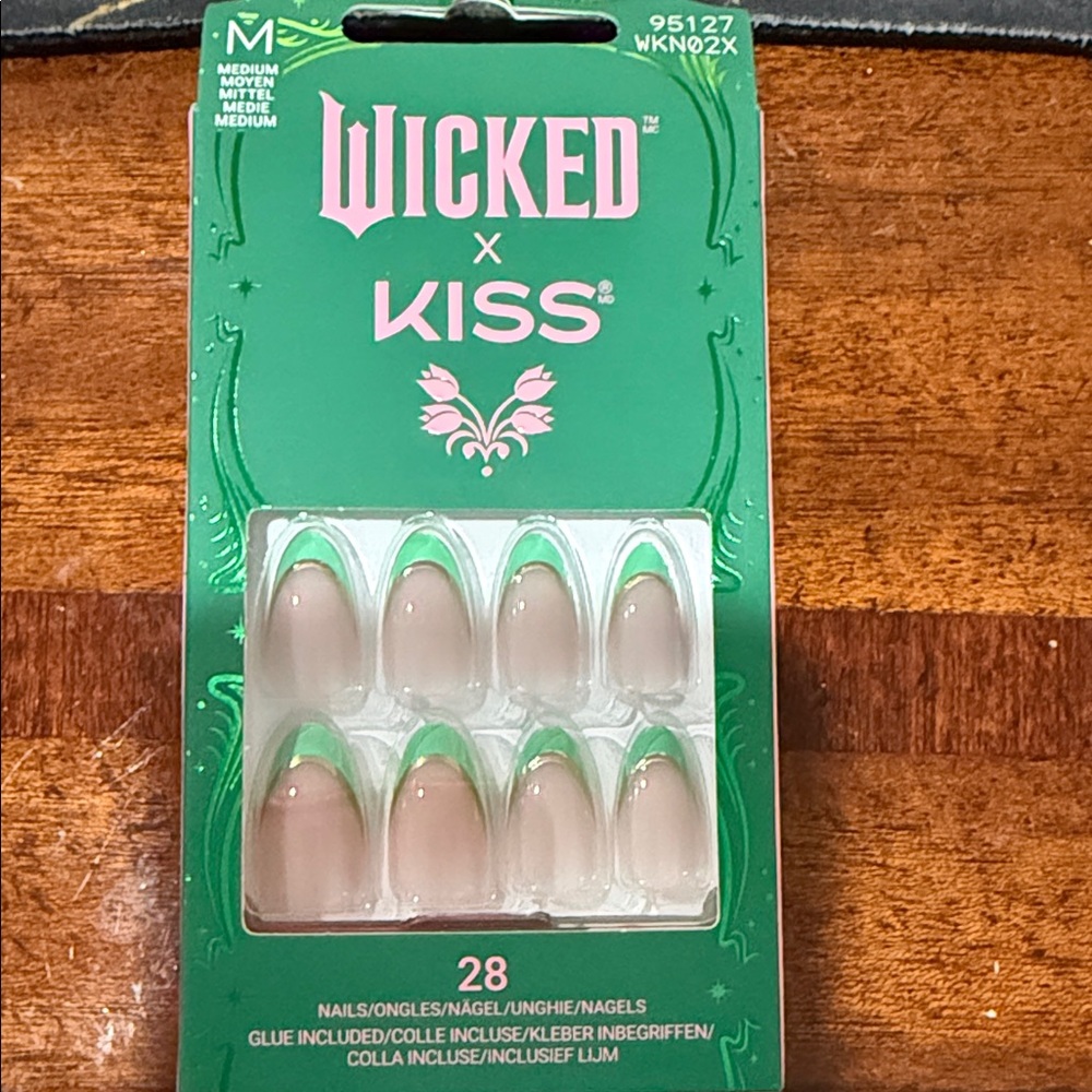 Kiss Wicked Green and Nude Nail Set